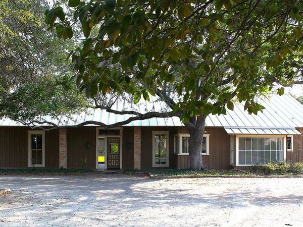 1111 Magnolia, Uvalde, TX 78801