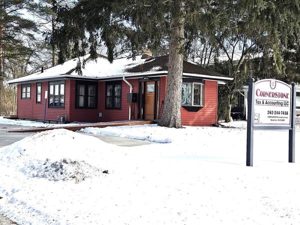 N50W34710 Wisconsin AVENUE, Okauchee, WI 53069