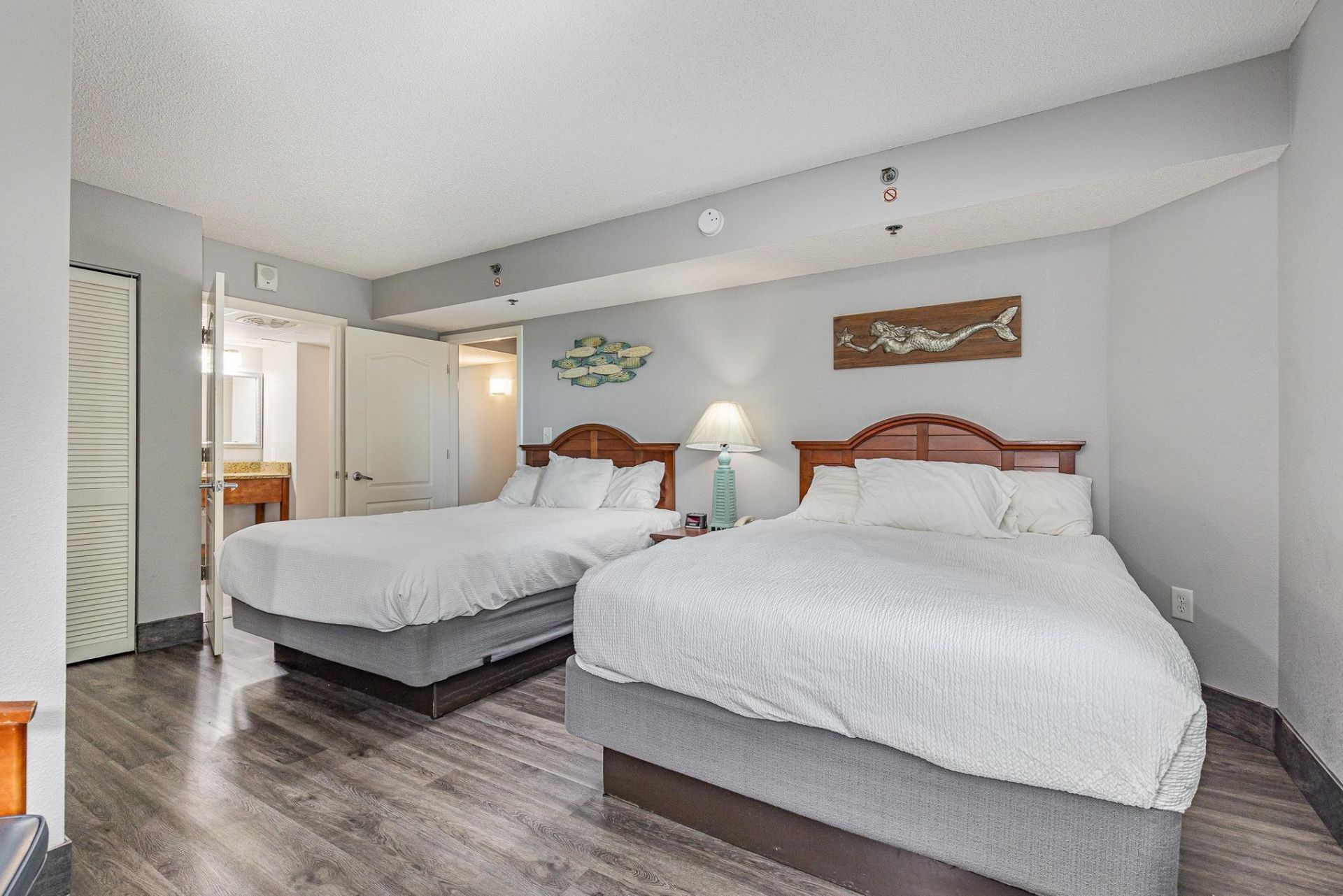 2504 Ocean Blvd. N Photo 17