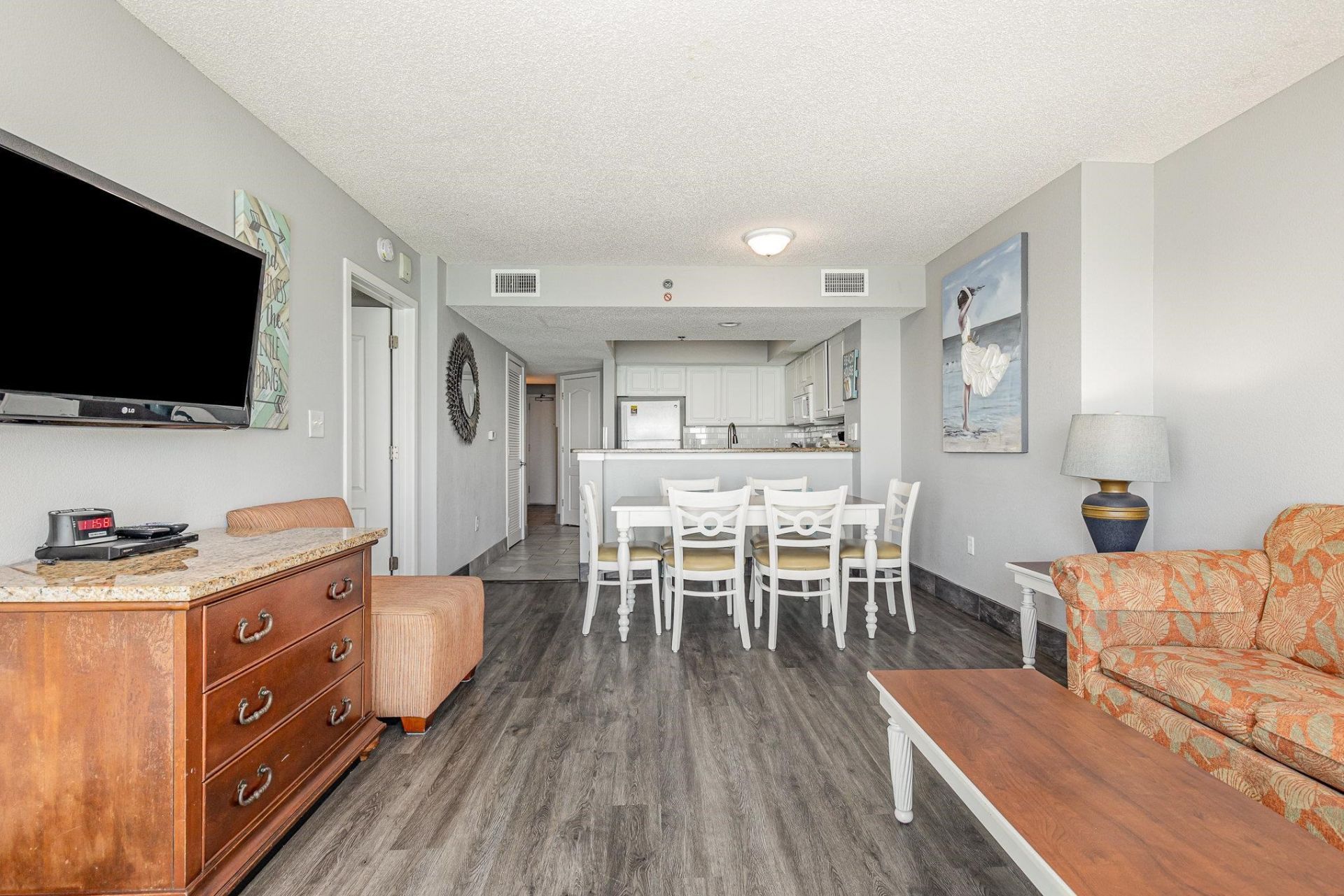 2504 Ocean Blvd. N Photo 4