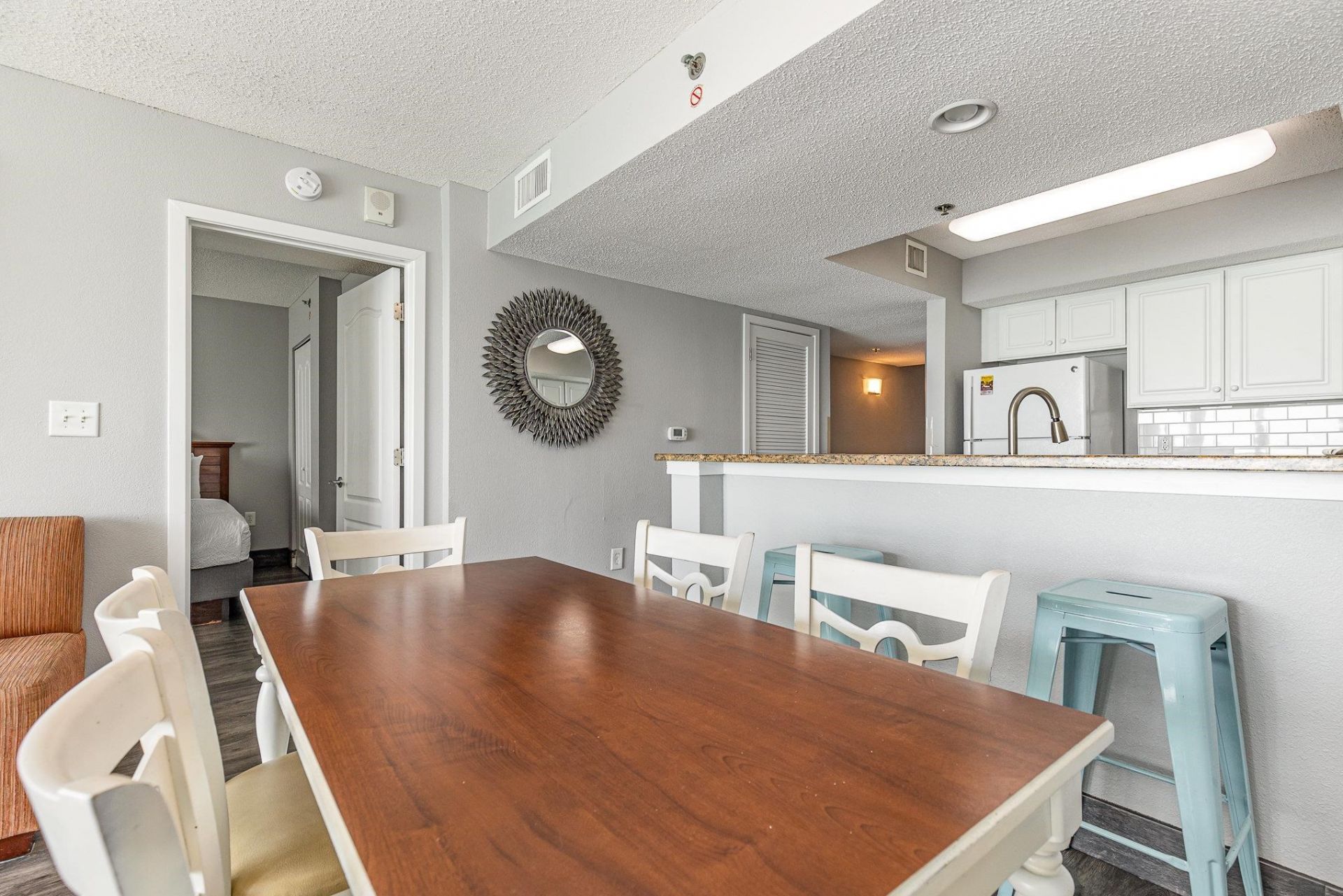 2504 Ocean Blvd. N Photo 7