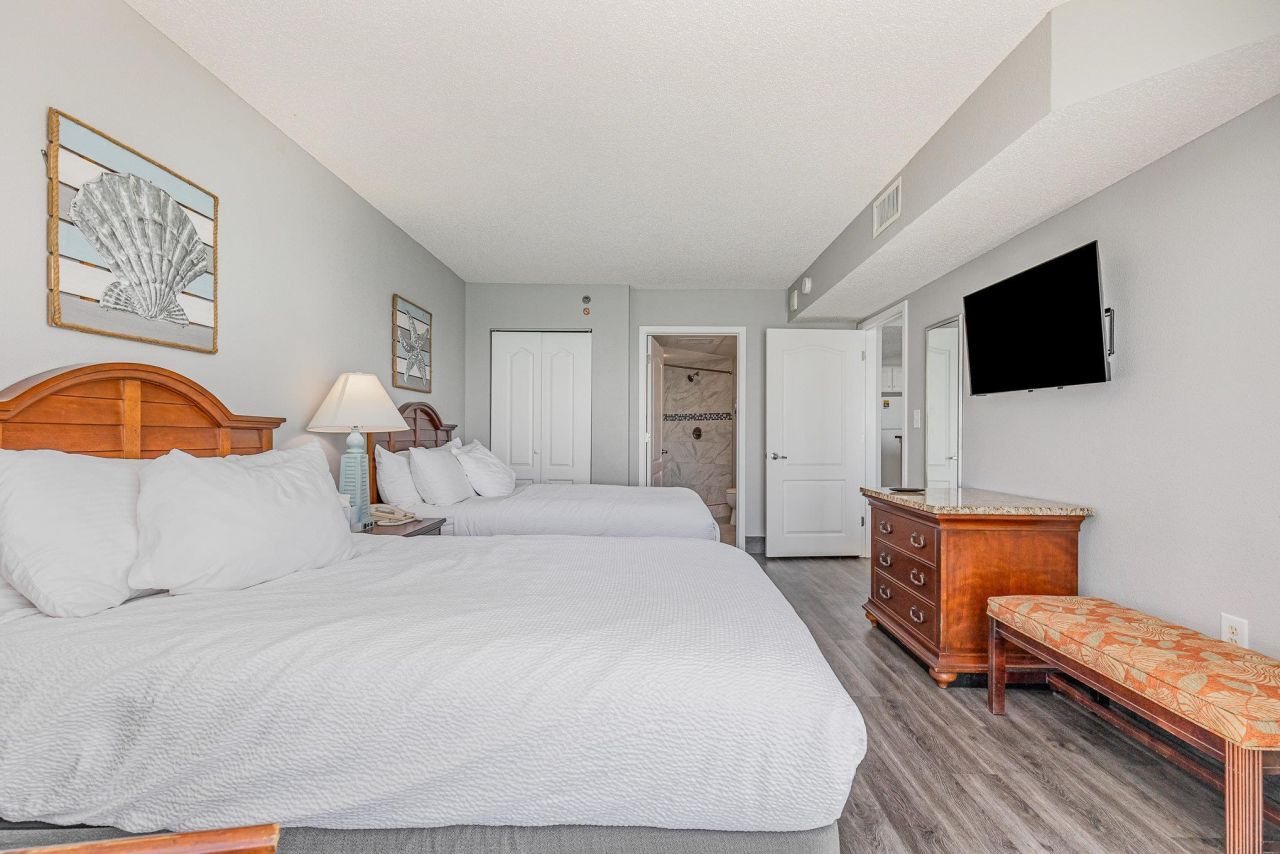 2504 Ocean Blvd. N Photo 8