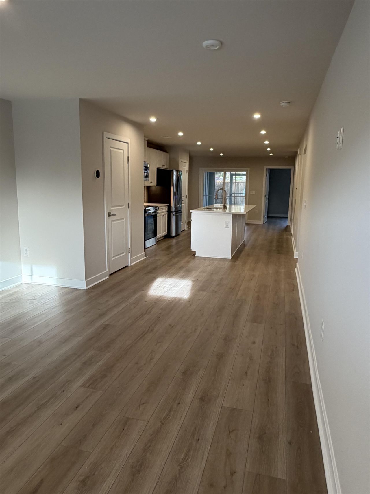 1303 Pleasant View Dr Photo 2