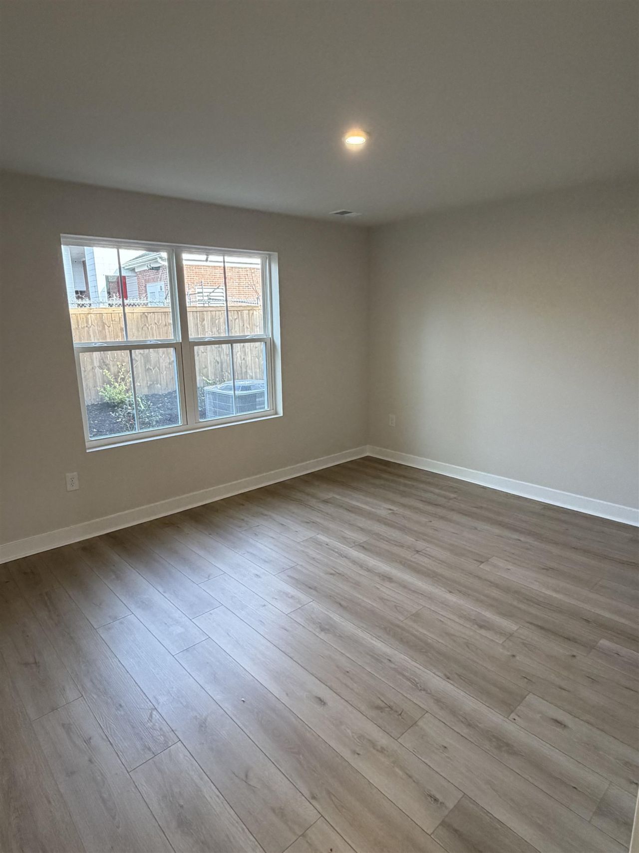 1303 Pleasant View Dr Photo 6