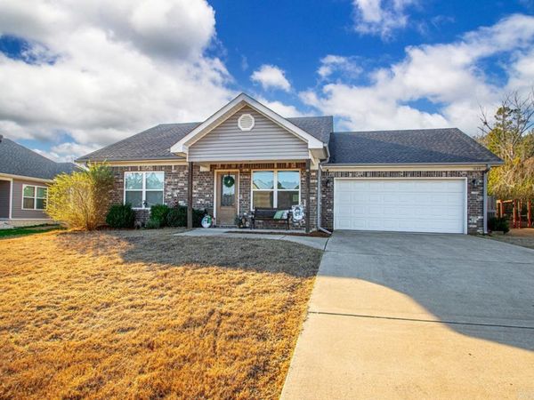 1025 Heritage Way, Benton, AR 72019