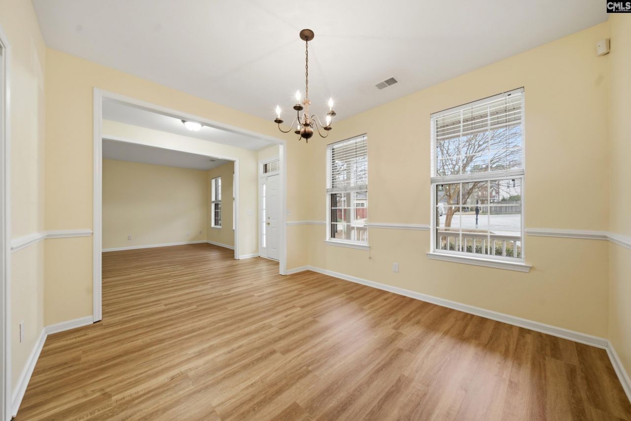 18 White Clover Court  Photo 6