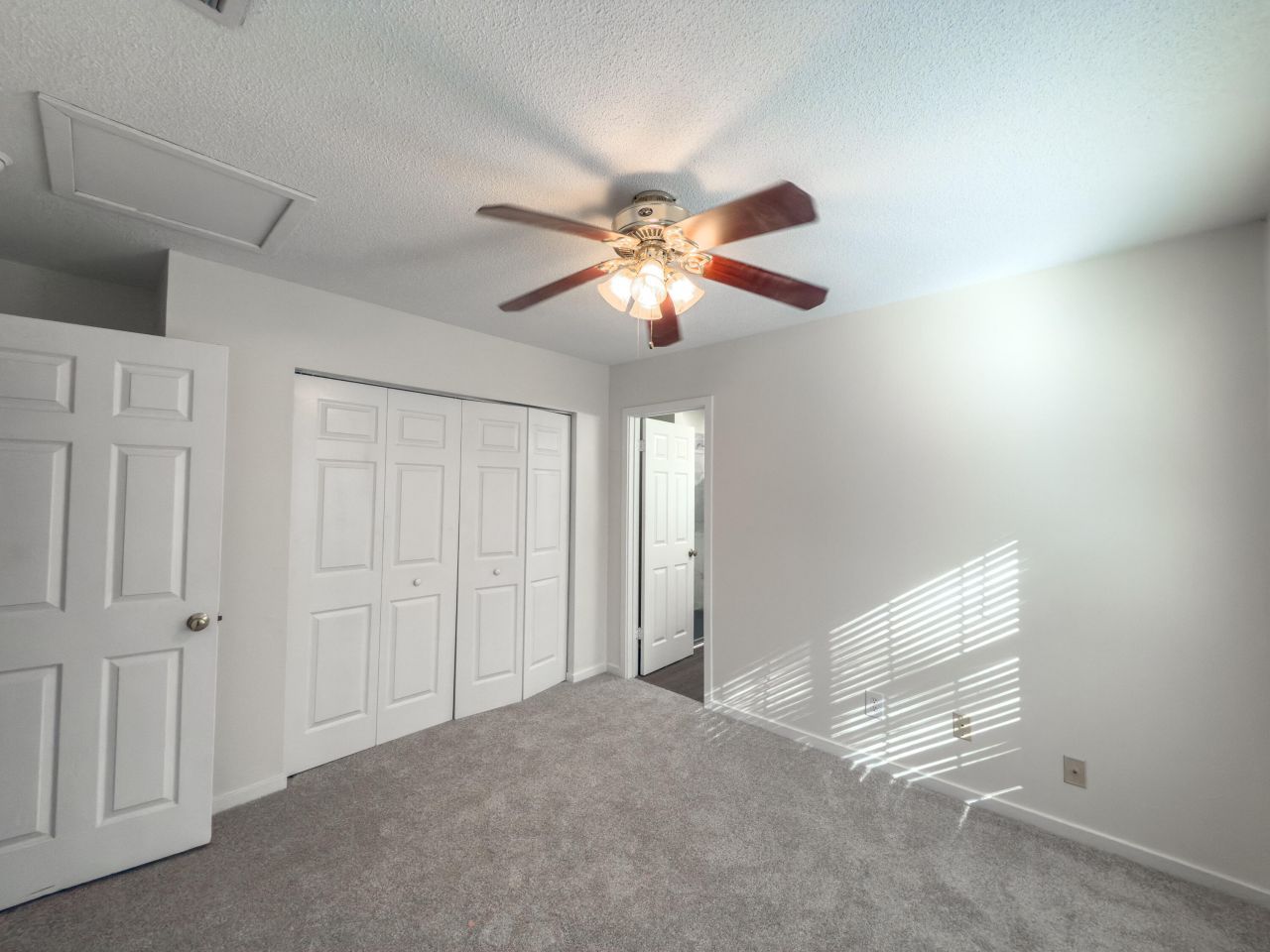 114 Luden Drive Photo 12