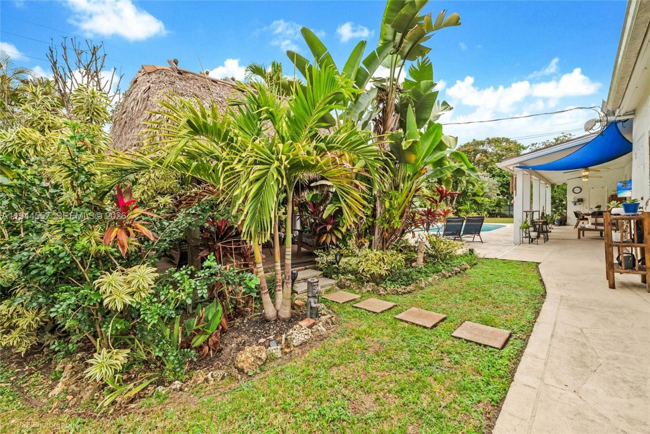 8265 SW 119th St, Miami, FL 33156 Photo