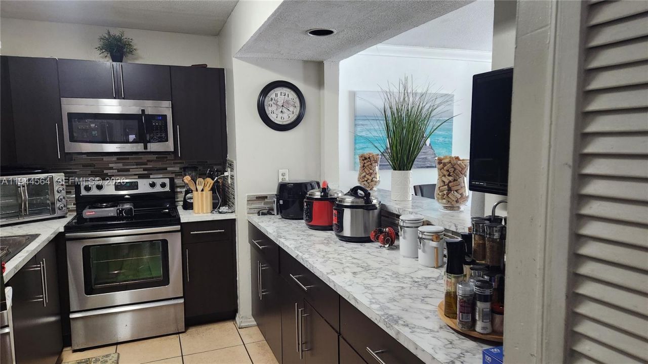 8254 SW 147th Pl , Miami, FL 33193 Photo