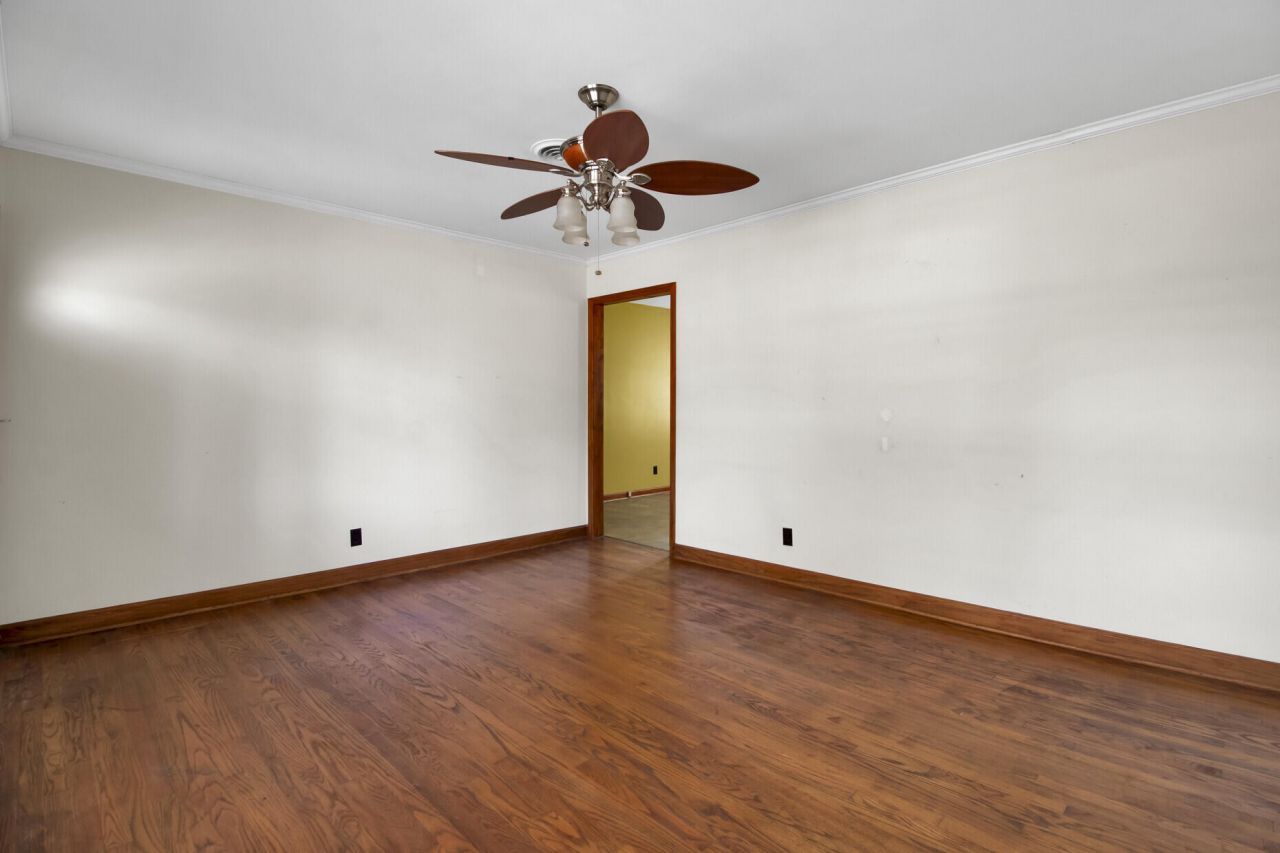 205 Callaway Drive Photo 6