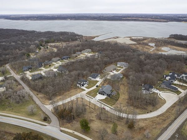 6254 Pinnacle Place, Johnston, IA 50131