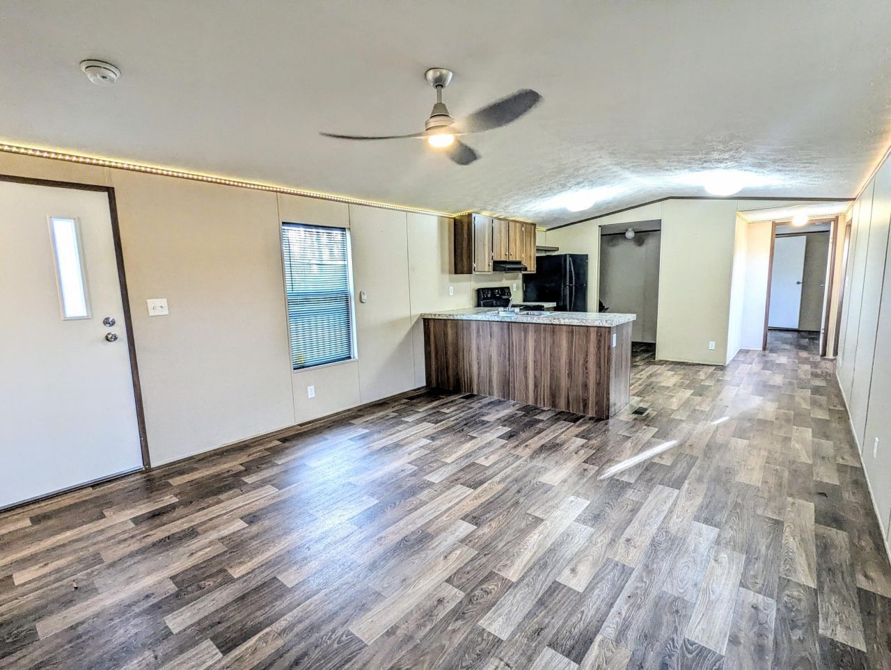 399 S Railroad Avenue Photo 5