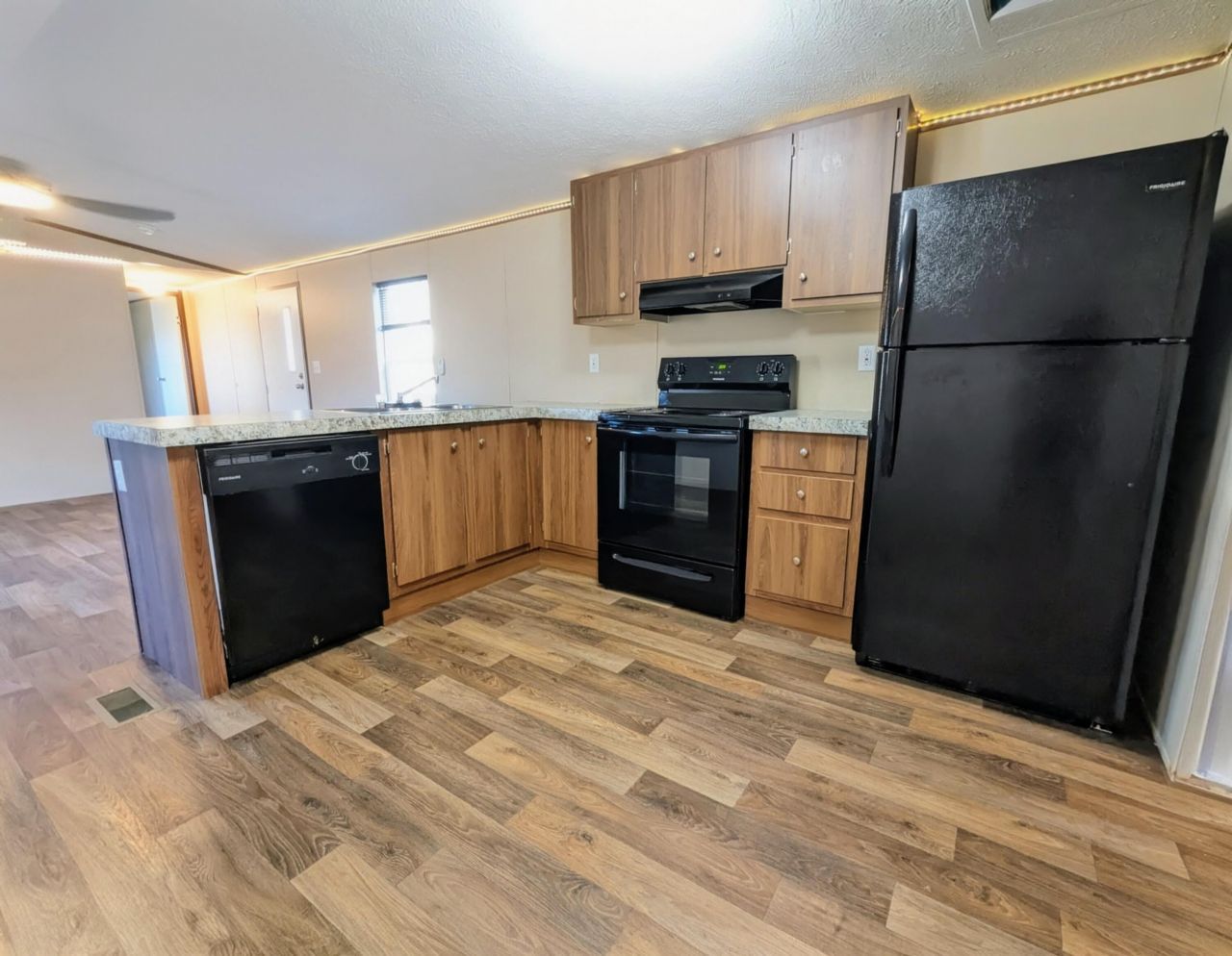 399 S Railroad Avenue Photo 7