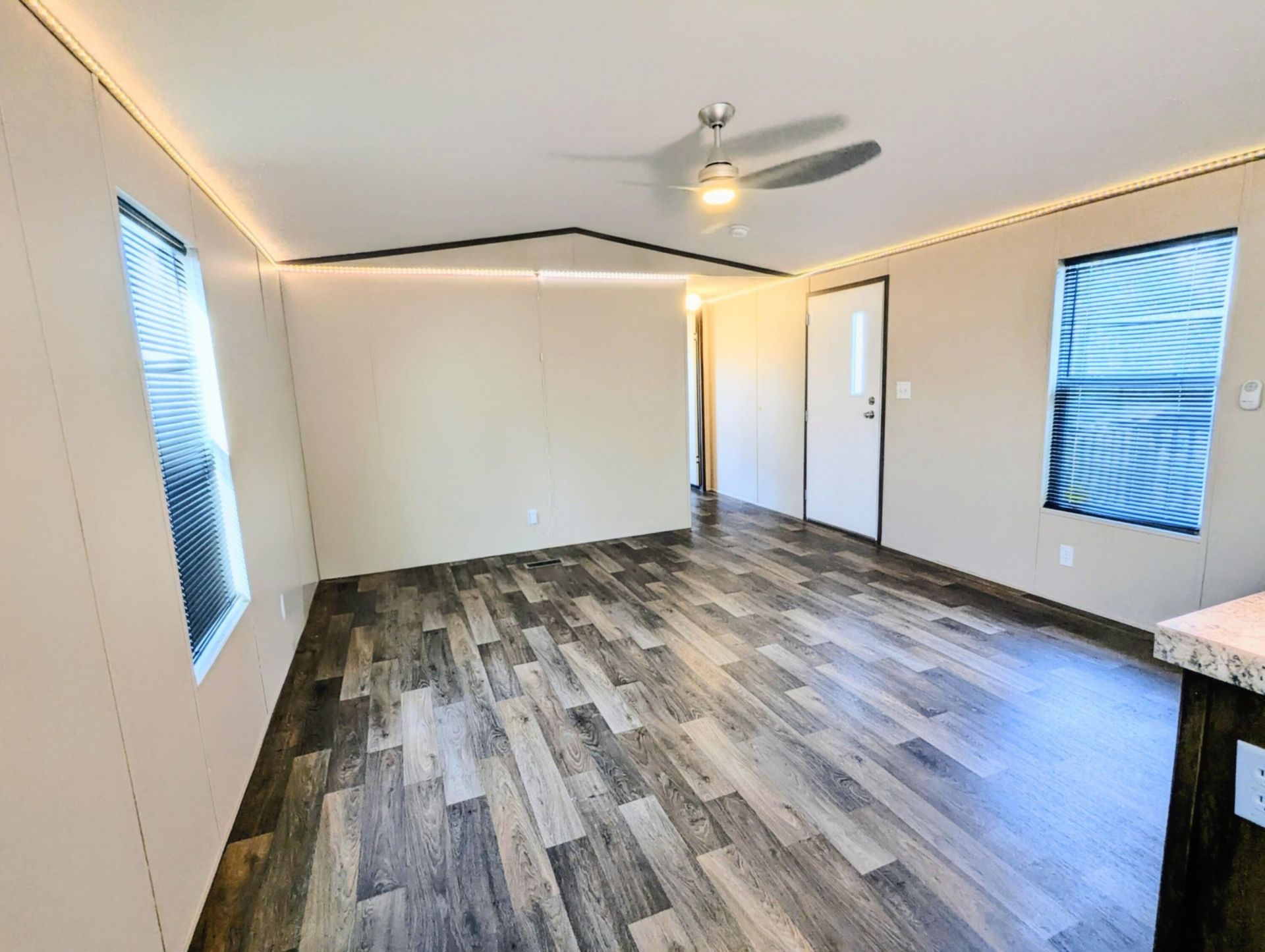 399 S Railroad Avenue Photo 9