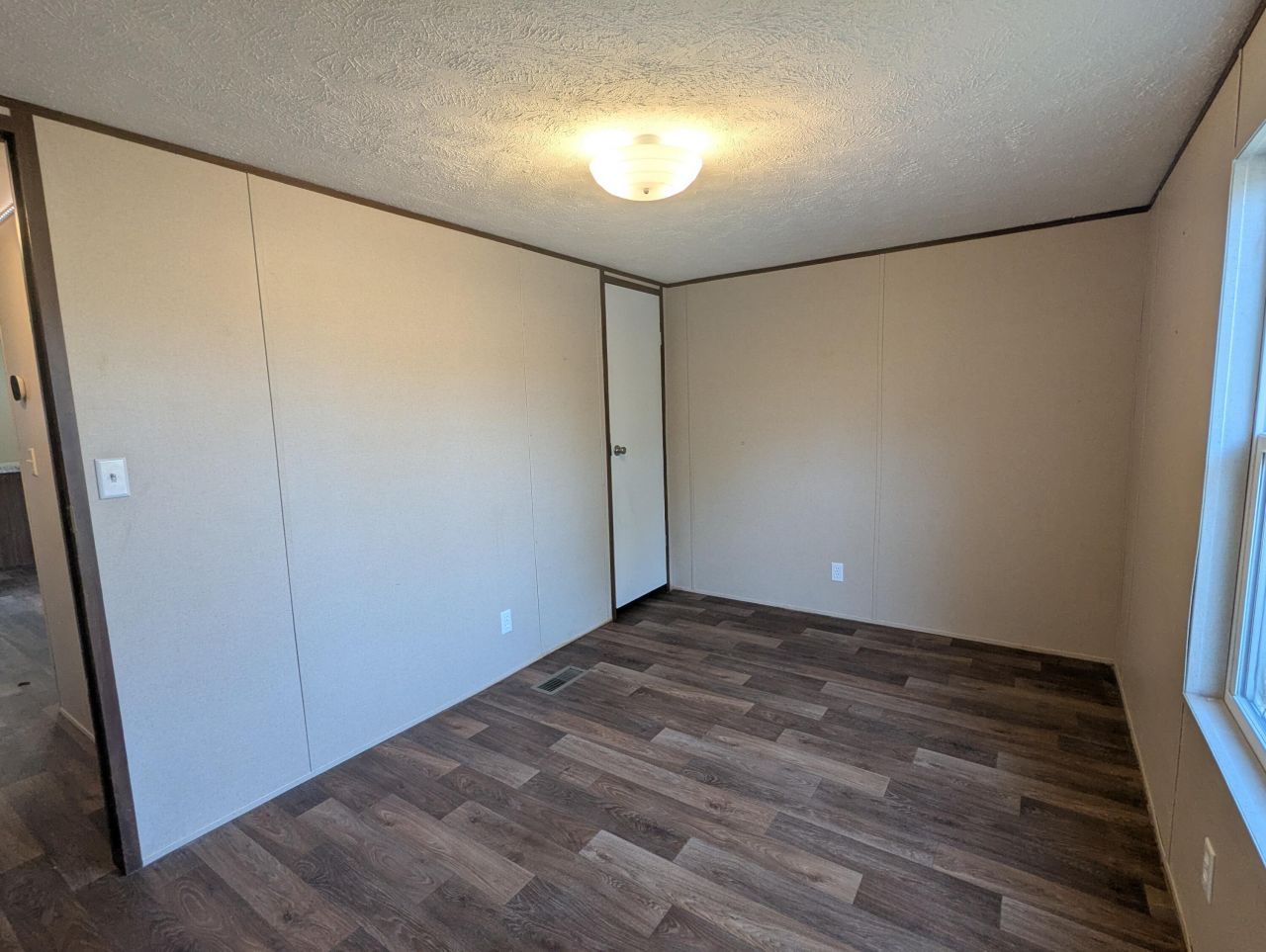 399 S Railroad Avenue Photo 9