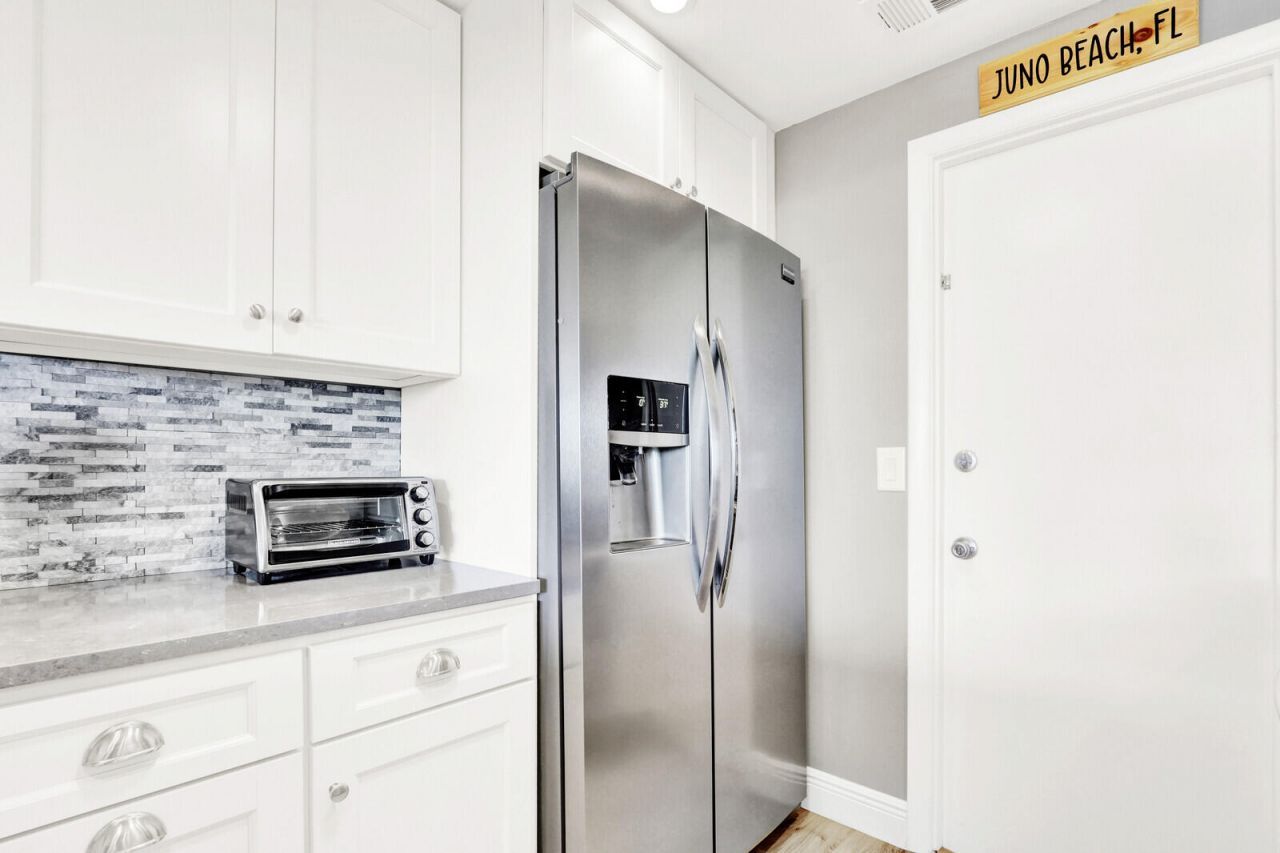 630 Ocean Drive, Unit 407, Juno Beach, FL 33408 Photo