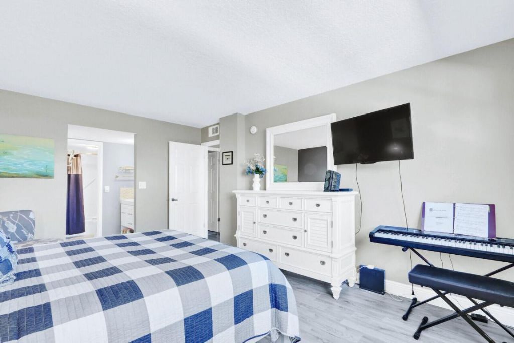 630 Ocean Drive, Unit 407, Juno Beach, FL 33408 Photo