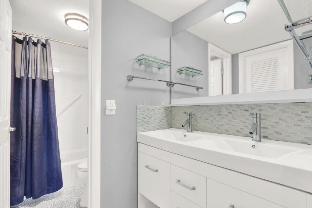 630 Ocean Drive, Unit 407, Juno Beach, FL 33408 Photo