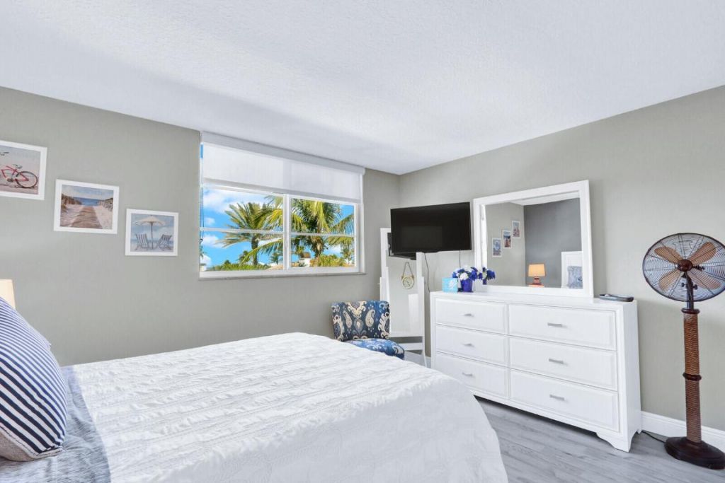 630 Ocean Drive, Unit 407, Juno Beach, FL 33408 Photo