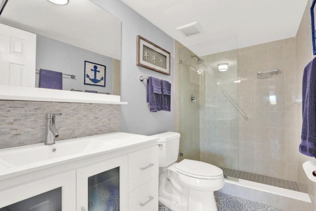 630 Ocean Drive, Unit 407, Juno Beach, FL 33408 Photo