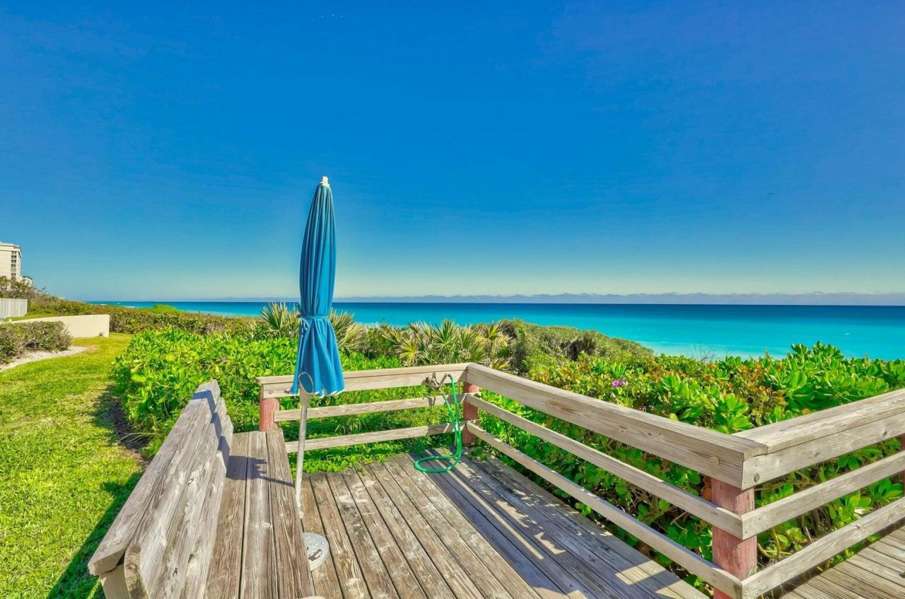 630 Ocean Drive, Unit 407, Juno Beach, FL 33408 Photo