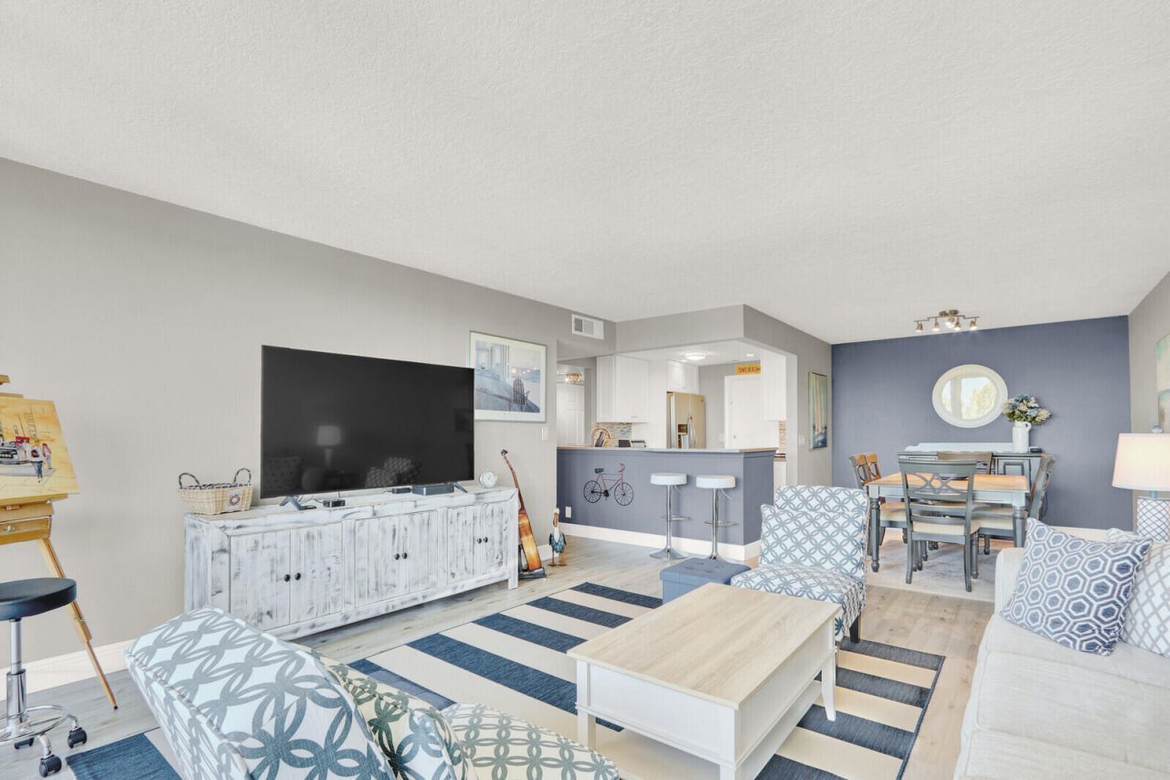 630 Ocean Drive, Unit 407, Juno Beach, FL 33408 Photo