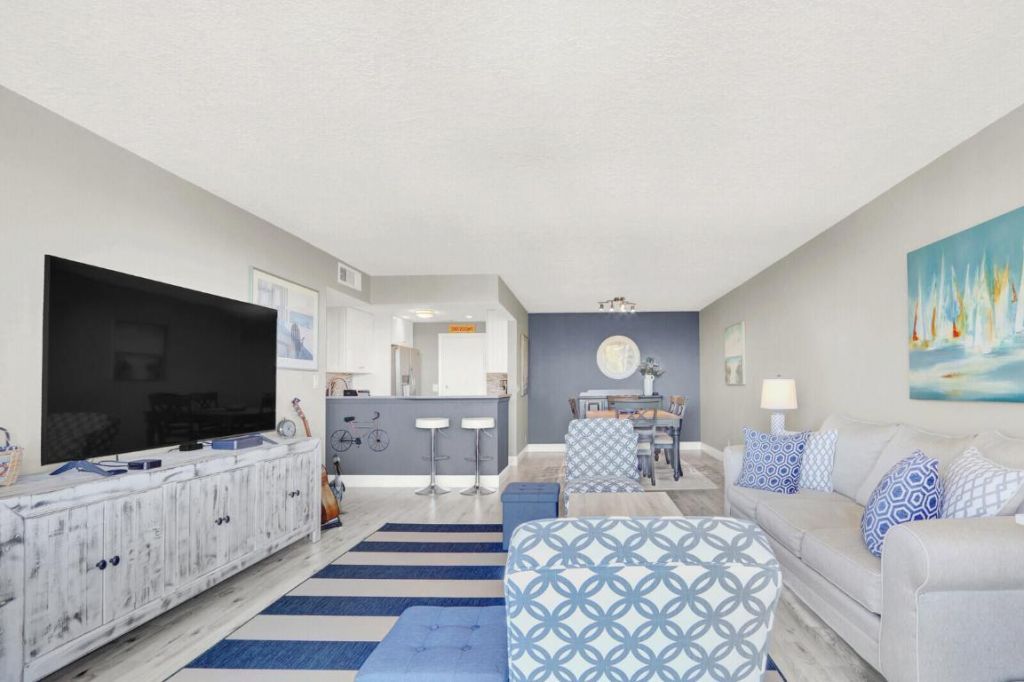 630 Ocean Drive, Unit 407, Juno Beach, FL 33408 Photo