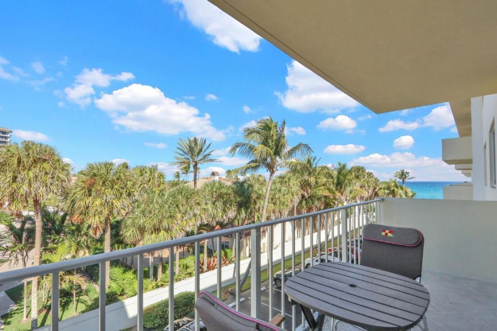 630 Ocean Drive, Unit 407, Juno Beach, FL 33408 Photo