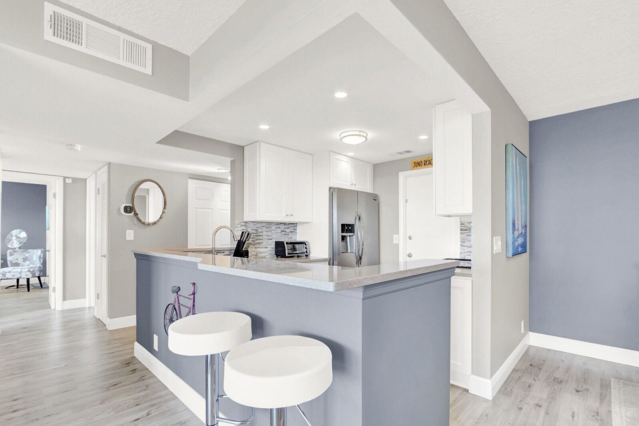 630 Ocean Drive, Unit 407, Juno Beach, FL 33408 Photo