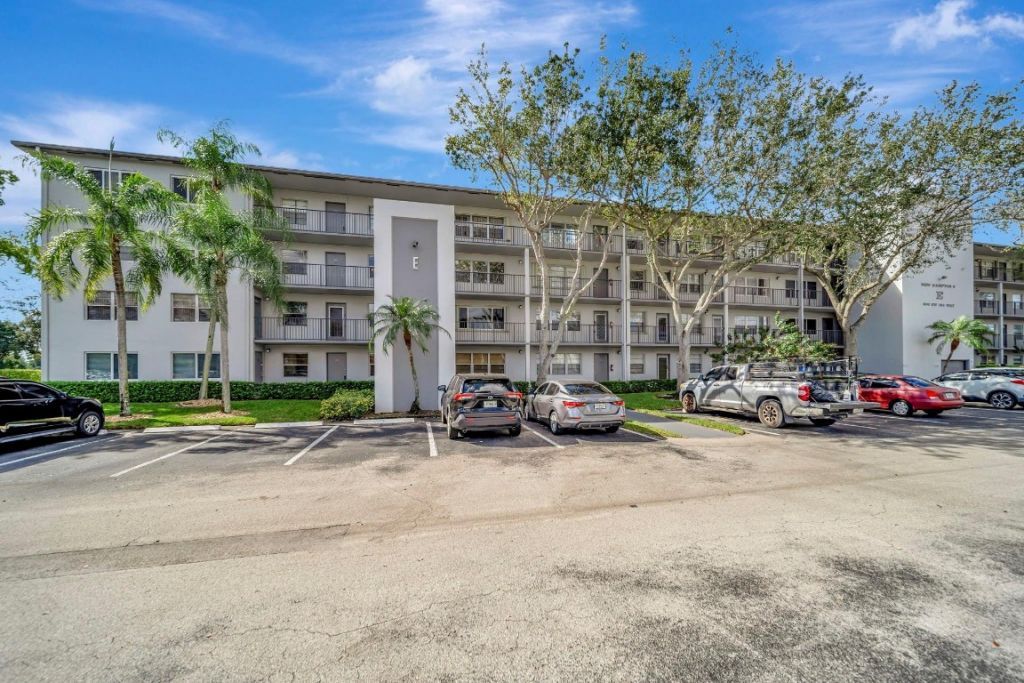 300 SW 134th Way, Unit 204E, Pembroke Pines, FL 33027 Photo