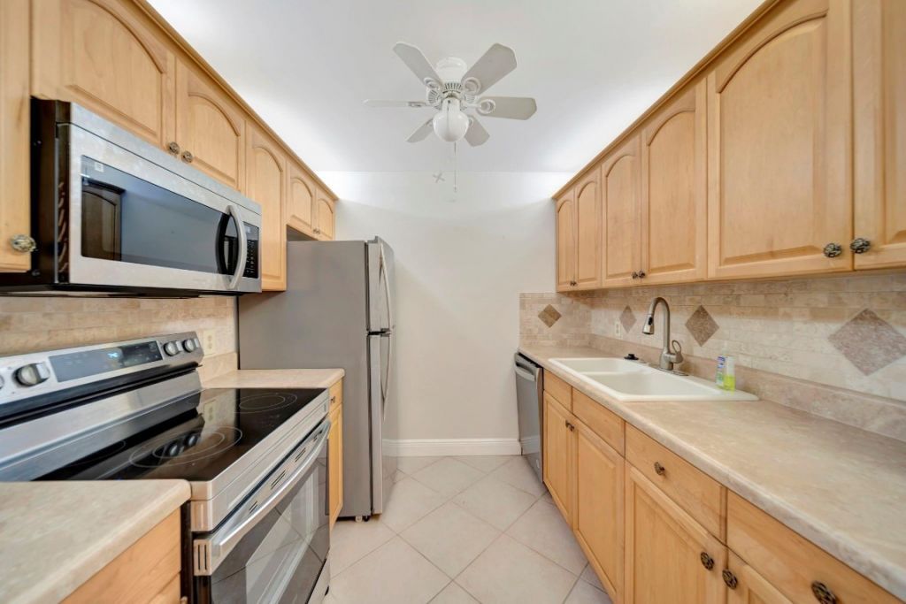300 SW 134th Way, Unit 204E, Pembroke Pines, FL 33027 Photo