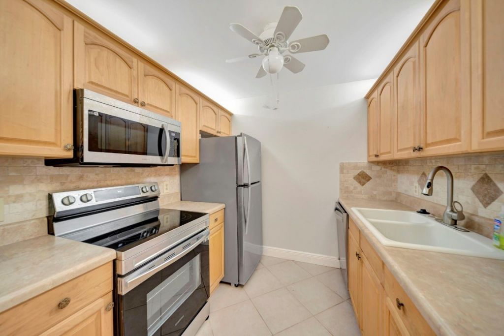 300 SW 134th Way, Unit 204E, Pembroke Pines, FL 33027 Photo