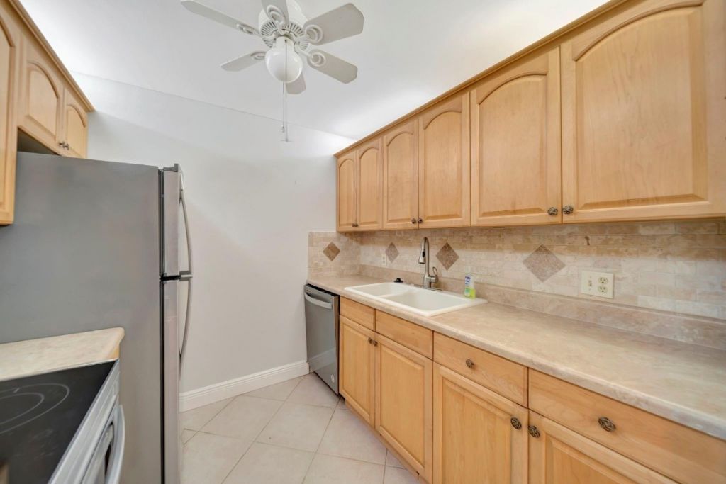 300 SW 134th Way, Unit 204E, Pembroke Pines, FL 33027 Photo