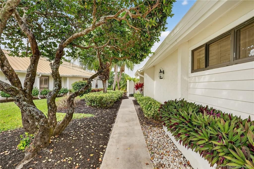 5627 SE Foxcross Place, Stuart, FL 34997 Photo