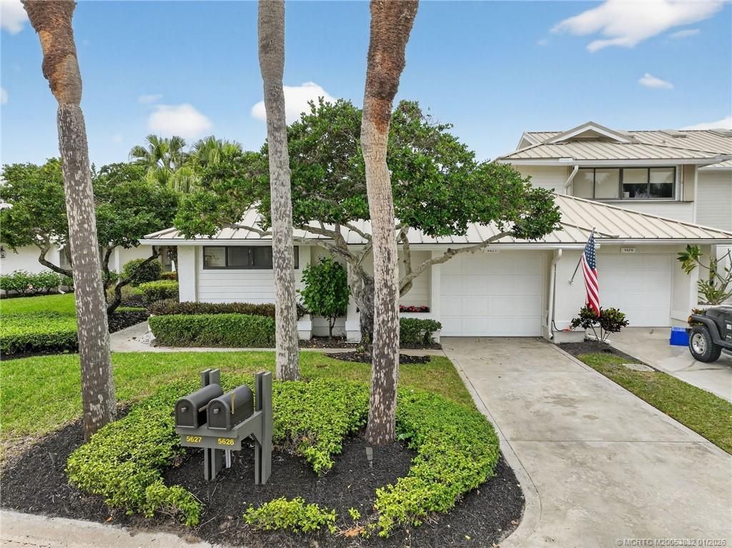 5627 SE Foxcross Place, Stuart, FL 34997 Photo