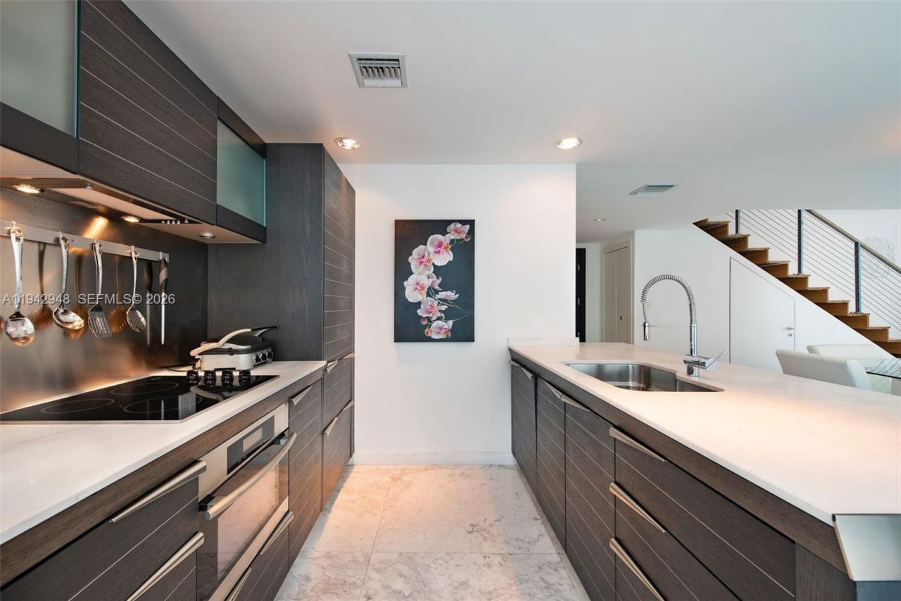 200 Biscayne Boulevard Way, Unit 502, Miami, FL 33131 Photo