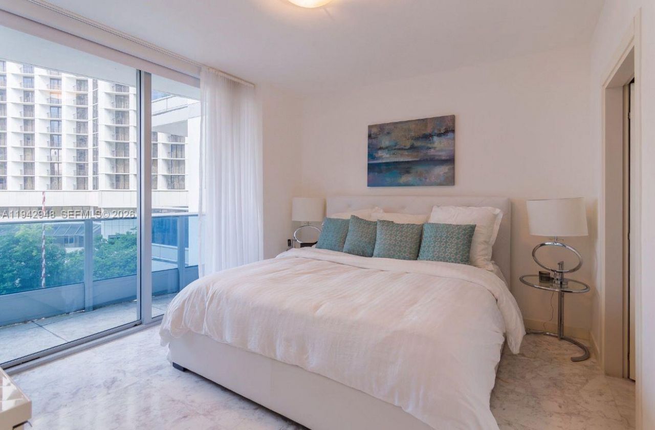 200 Biscayne Boulevard Way, Unit 502, Miami, FL 33131 Photo