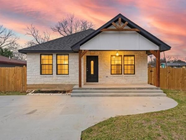 211 MOSS Avenue, Hearne, TX 77859