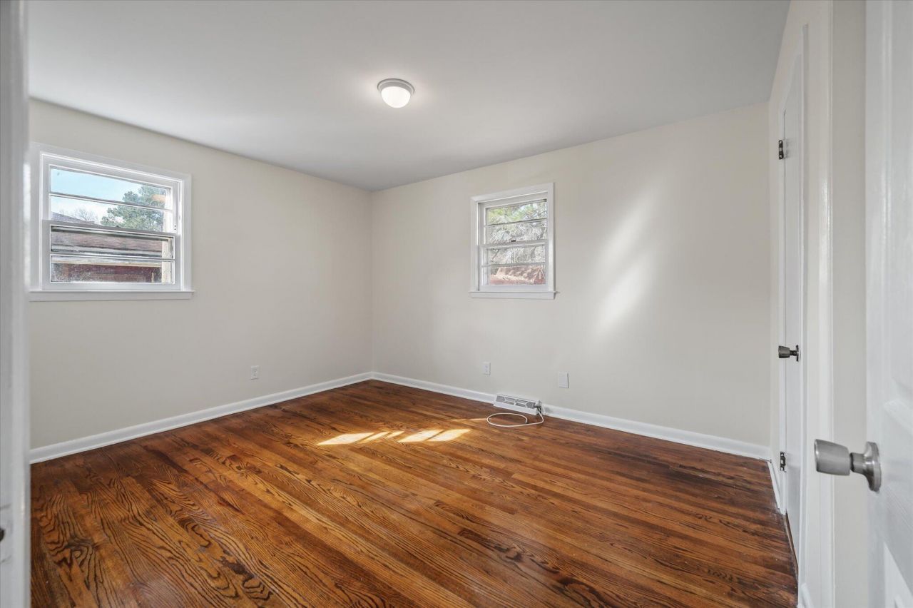 2213 Pinehurst Avenue Photo 23