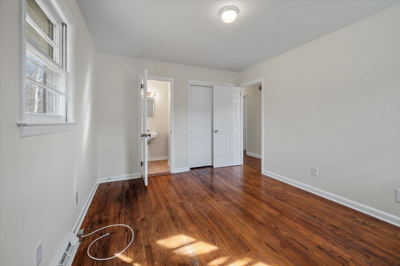 2213 Pinehurst Avenue Photo 24