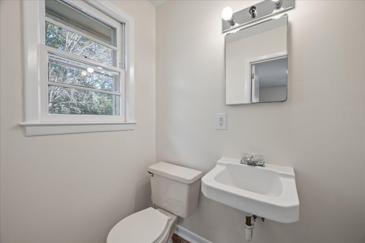 2213 Pinehurst Avenue Photo 28