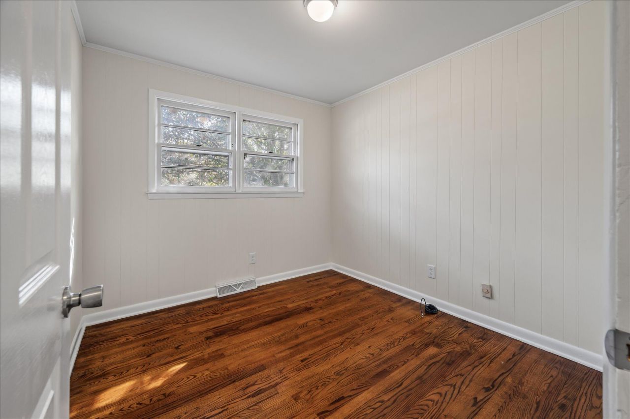 2213 Pinehurst Avenue Photo 30