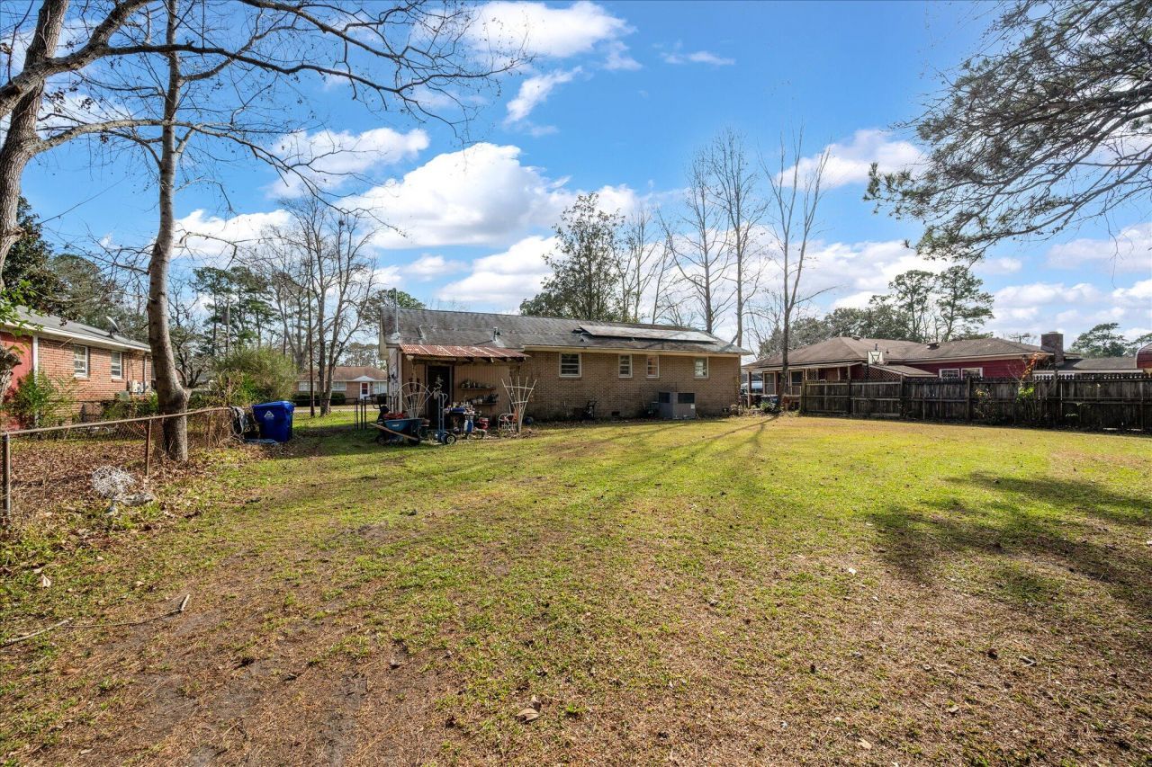 2213 Pinehurst Avenue Photo 34