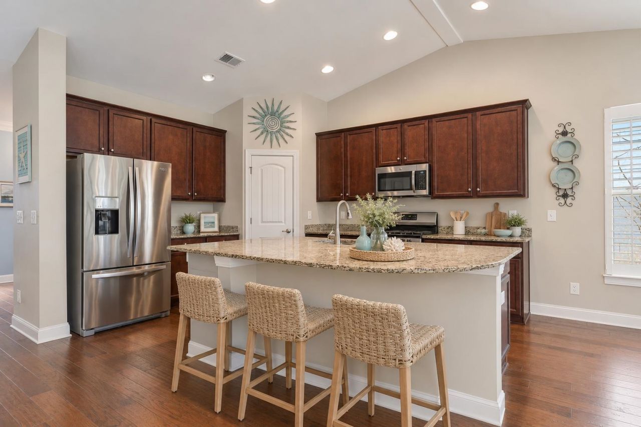 1801 Orchard Dr. Photo 10