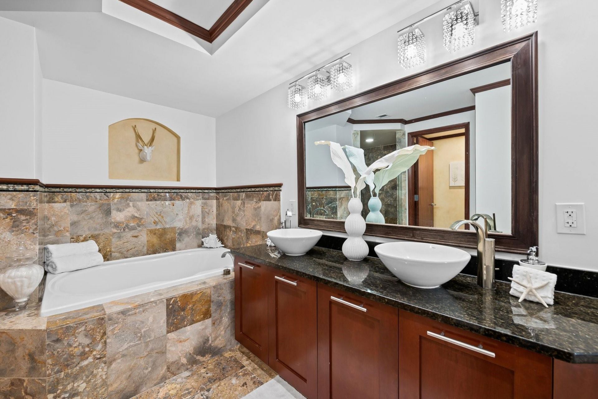 2401 N Ocean Boulevard, Unit 702, Fort Lauderdale, FL 33305 Photo