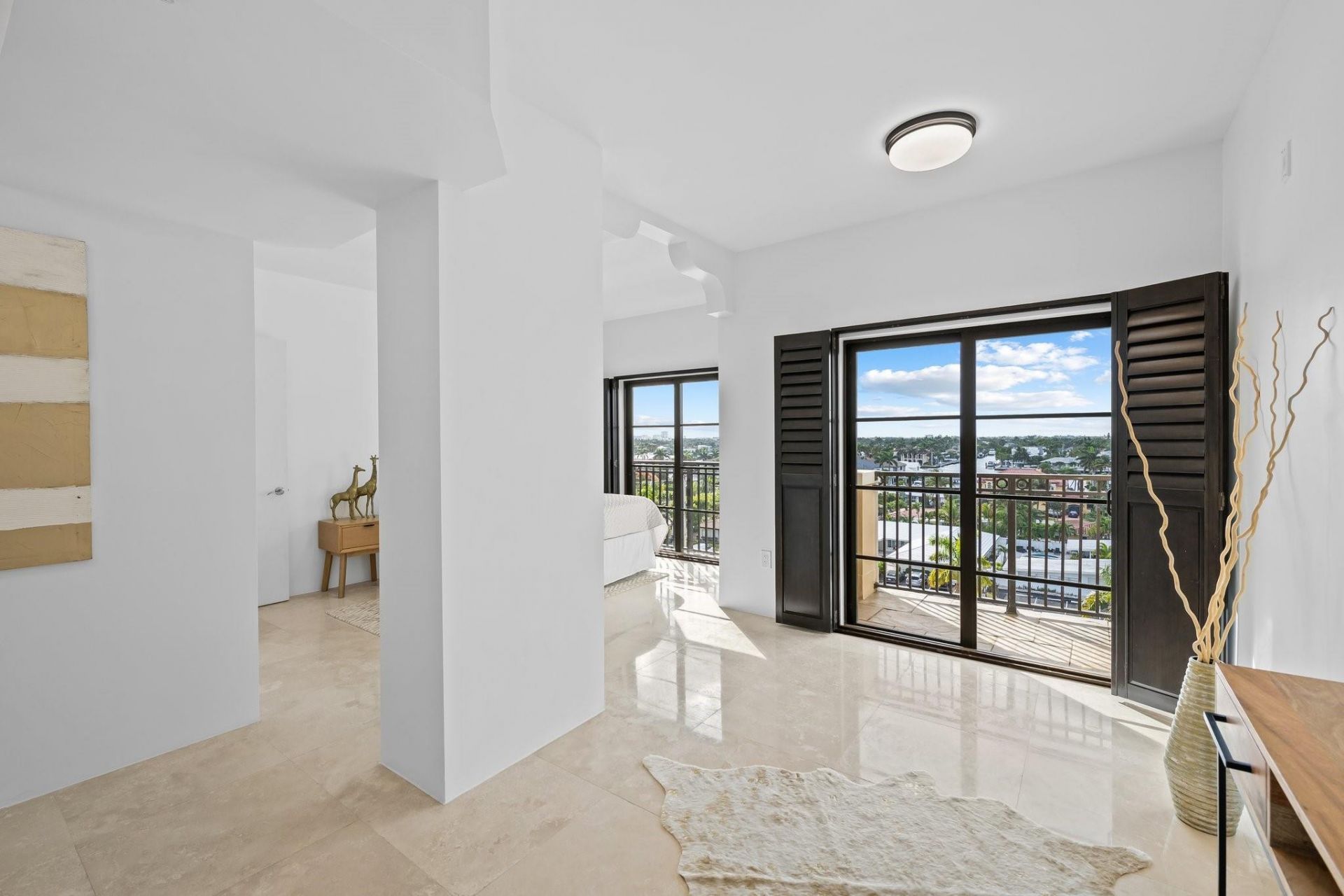 2401 N Ocean Boulevard, Unit 702, Fort Lauderdale, FL 33305 Photo