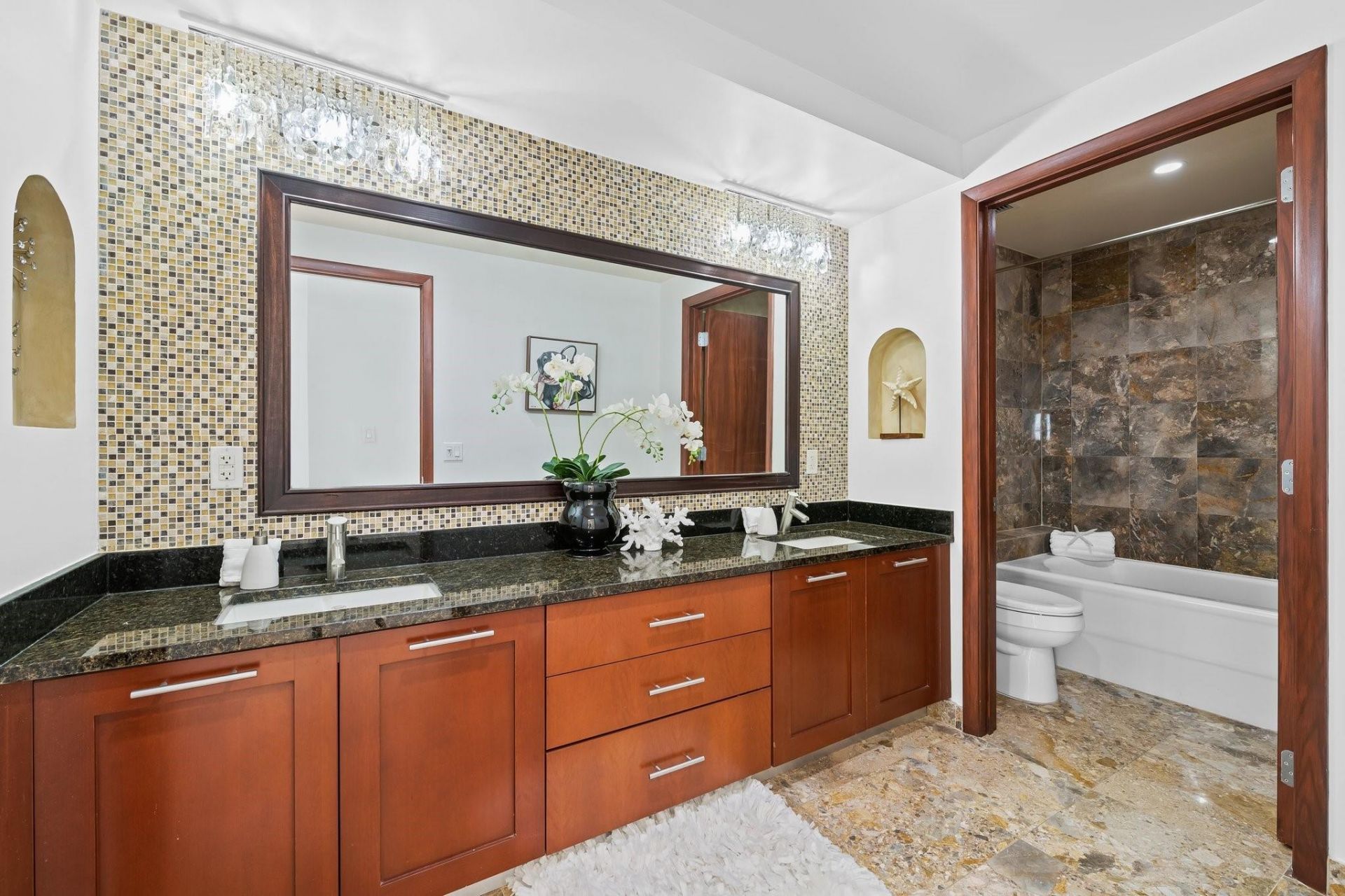 2401 N Ocean Boulevard, Unit 702, Fort Lauderdale, FL 33305 Photo