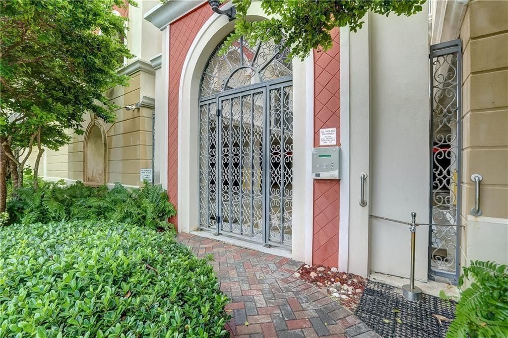 2401 N Ocean Boulevard, Unit 702, Fort Lauderdale, FL 33305 Photo