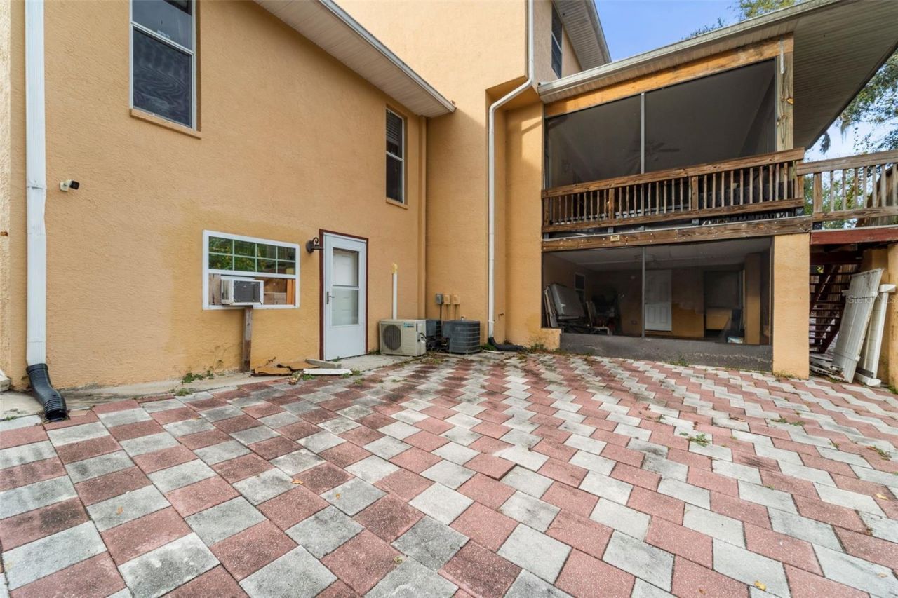 7419 Savannah Lane, Tampa, FL 33637 Photo