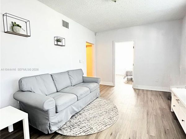 1821 NW 33rd St, Miami, FL 33142